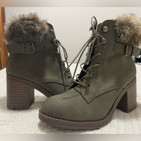 SM New York army green boots with fur - Picture 1 of 10